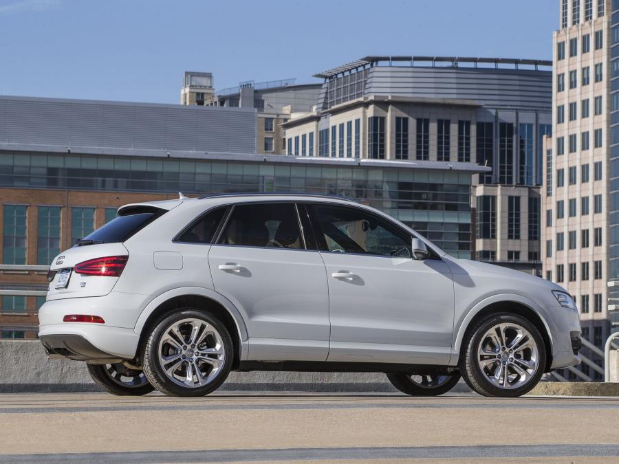  Audi Q3 2.0 TFSI Quattro (8U) 2011 года  (WW) (фото 10 из 38)
